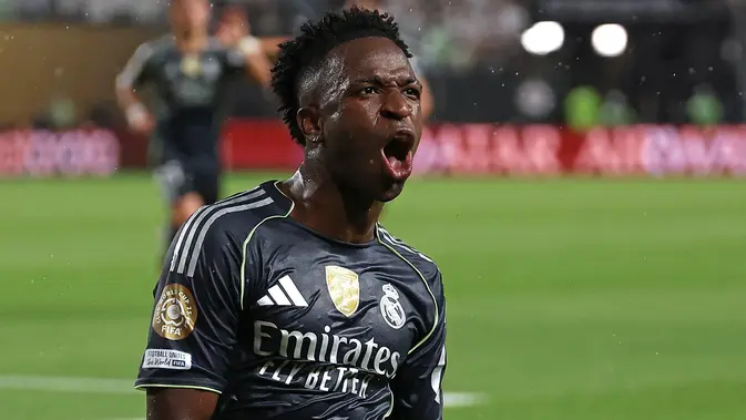 Vinicius Bersinar, Real Madrid Hancurkan Salzburg di Antarklub