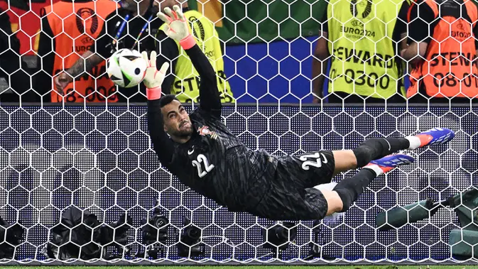 Diogo Costa Cetak Sejarah: Tiga Penyelamatan Penalti Bawa Portugal Lolos