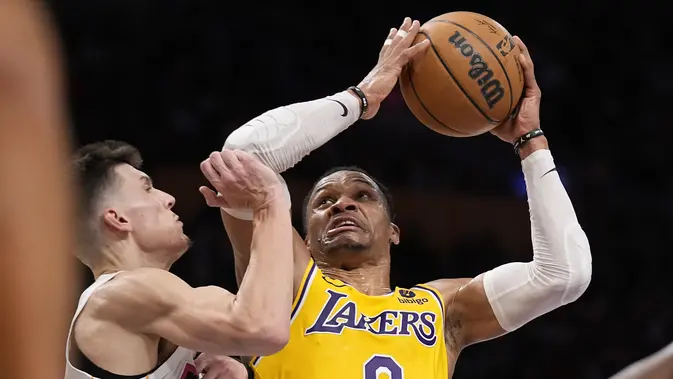 Westbrook Bersinar, Lakers Kalahkan Heat 118-112 di Staples Center