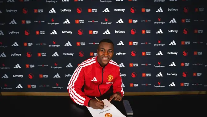 Manchester United Resmi Gaet Gelandang Muda Kolombia Cristian Orozco
