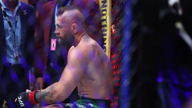 Conor McGregor Tumbang di Ronde Pertama, Holloway Menang TKO