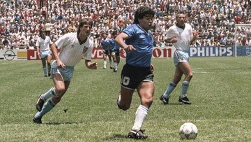 Bola 'Tangan Tuhan' Maradona Terjual Rp59 Miliar di Lelang