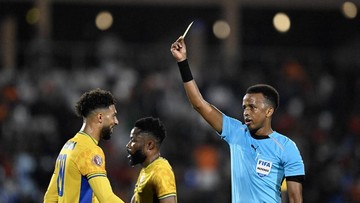 Skor Akhir PSG 3-2 Aston Villa: Omar Artan Cetak Sejarah Wasit Somalia