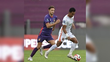 Persik Kediri Tundukkan 10 Pemain Madura United 2-0 di Brawijaya