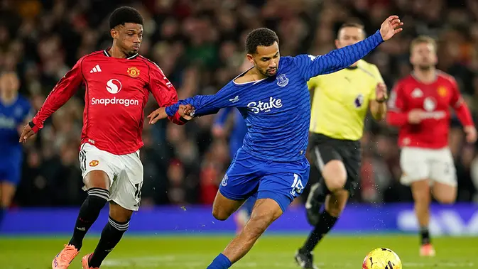 Manchester United Tundukkan Everton 2-1 di Old Trafford