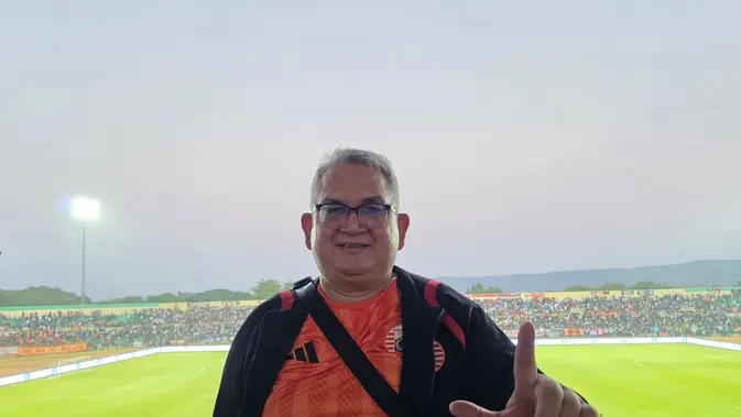 Ferry Indrasjarief: Sosok di Balik Tribun Jakmania