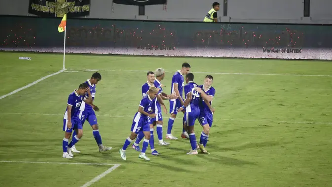 Gol Perdana Peralta Antarkan Persib Bandung Taklukkan Sabah FC
