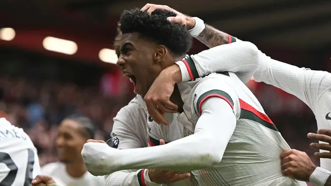 Chelsea Bantai Nottingham Forest, Acheampong Cetak Sejarah di City Ground