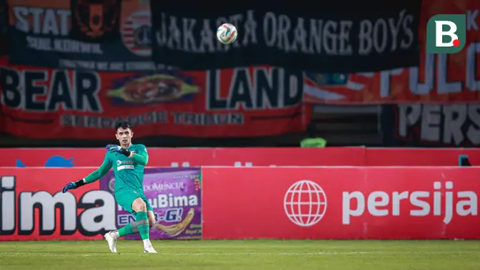 Nadeo Argawinata Jadi Tembok Borneo FC saat Tahan Persija di Bekasi