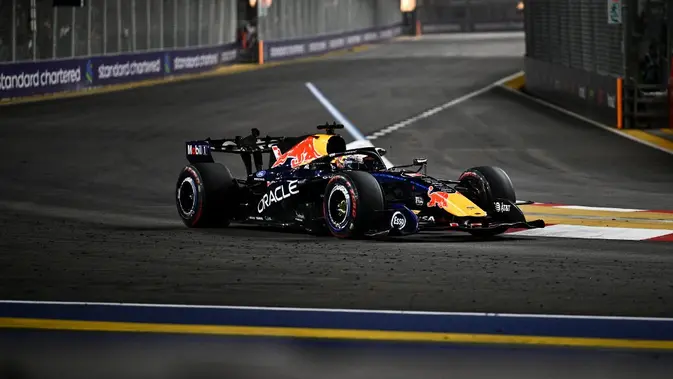 Max Verstappen Tancap Gas di GP Singapura Marina Bay