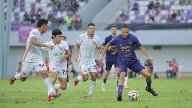 Persita Tumbangkan Borneo FC 2-1 di Indomilk Arena