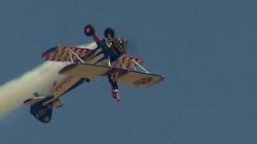 Betty Bromage Ukir Rekor Dunia Wing Walk di Usia 97 Tahun