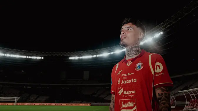 Shayne Pattynama Resmi Berseragam Persija Jakarta