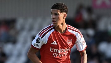 Demiane Agustien Pamer Jersey Verdonk Usai Arsenal vs Lille