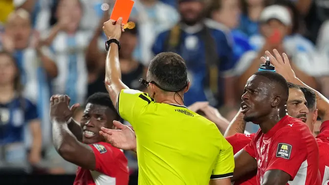Argentina Taklukkan Swiss di Extra Time, Embolo Dapat Kartu Merah