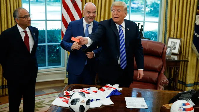 Trump Dapat Kartu Merah dari Infantino, Langsung Disedot ke Media