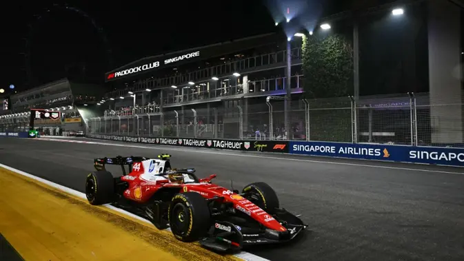Hamilton dan Ferrari Taklukkan Marina Bay dalam Drama F1 Singapura