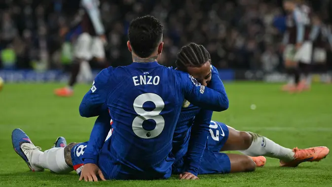 Duet Enzo Fernandez-Joao Pedro Bawa Chelsea Hancurkan Villa 3-1
