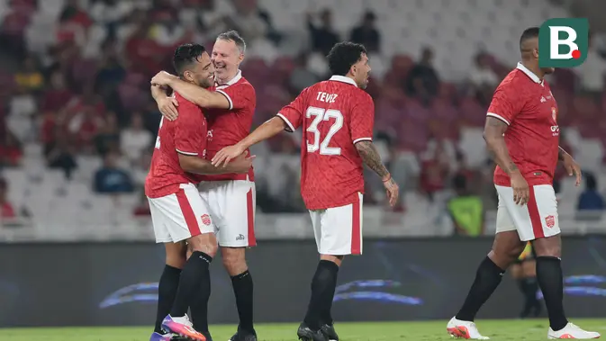 The Rivalry Returns: Legenda MU dan Arsenal Beradu di Jakarta