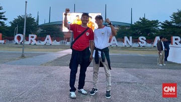 Timnas di Tengah Pekan, Terapi Lelah Pekerja Jakarta