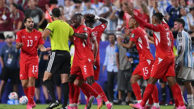 Kartu Merah Embolo Ubah Segalanya, Argentina Singkirkan Swiss 2-1