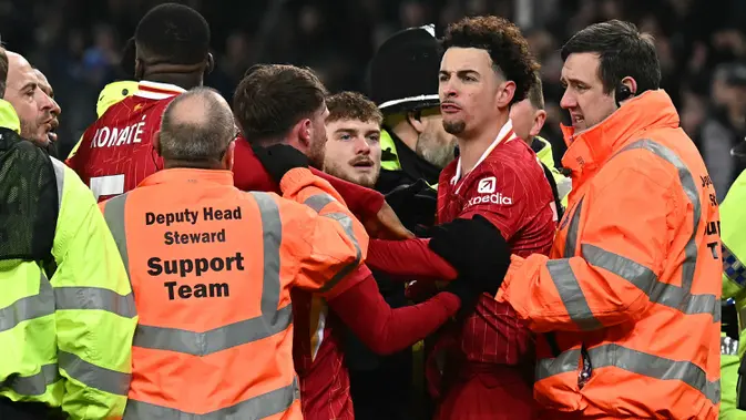 Derbi Merseyside Berakhir Ricuh, Arne Slot Kena Kartu Merah