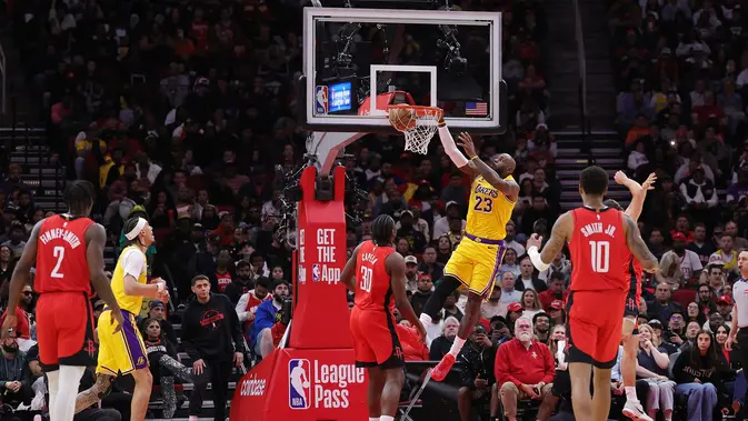 LeBron James Gemilang, Lakers Tundukkan Rockets 118-112