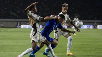 Persib Tertinggal 5 Poin dari Persija, Dominasi Maung Bandung Dipertanyakan