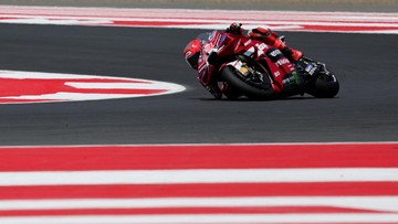 Marquez Menangi Sprint Race Mandalika Usai Bezzecchi Jatuh di Tikungan 10