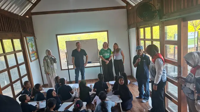 Sekolah Alam Anak Pesisir Lombok Barat Jadi Magnet Pengajar Mancanegara