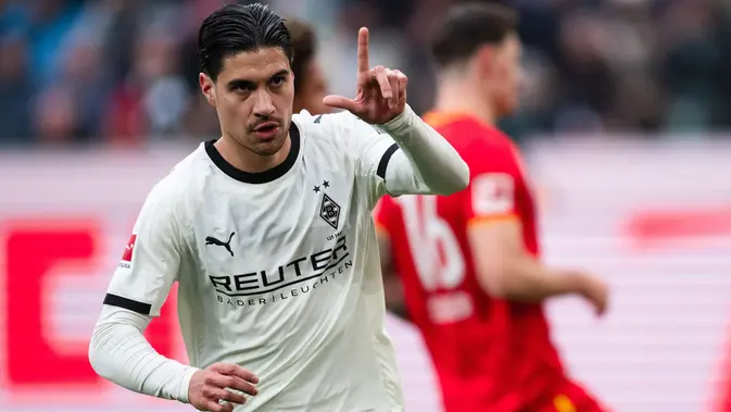 Kevin Diks Cetak Gol Saat Gladbach Hantam Augsburg 4-0