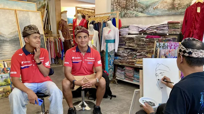 Mario Aji dan Veda Ega Diabadikan Lukisan di Kawasan Nusa Dua Bali