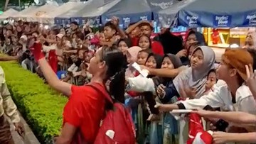 Jazlyn Kayla Temui Fans Usai Garuda Pertiwi Bantai Yordania 3-0