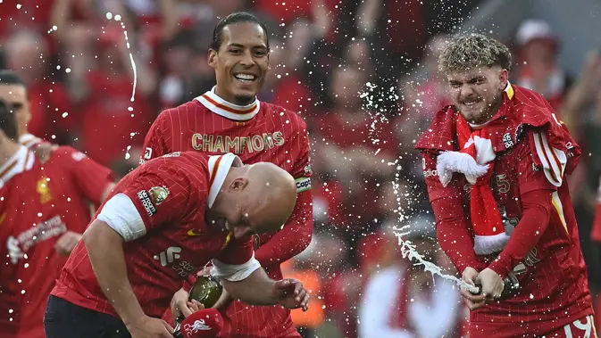 Liverpool Bantai Tottenham 5-1, Arne Slot Segel Gelar Liga Inggris