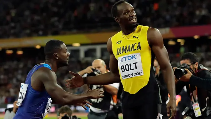 Gatlin Juara 100 Meter, Berlutut Minta Maaf di Hadapan Bolt