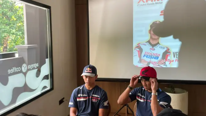 Veda Ega dan Mario Suryo Aji Sesi Wawancara Bareng di Menteng
