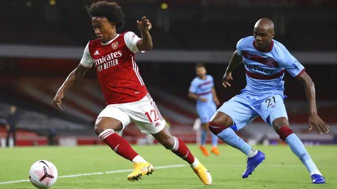 Arsenal Edges West Ham 2-1 di Emirates