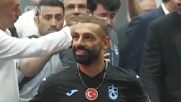 Salah Disambut Ribuan Fans di Trabzon, Sinyal Gabung Trabzonspor?