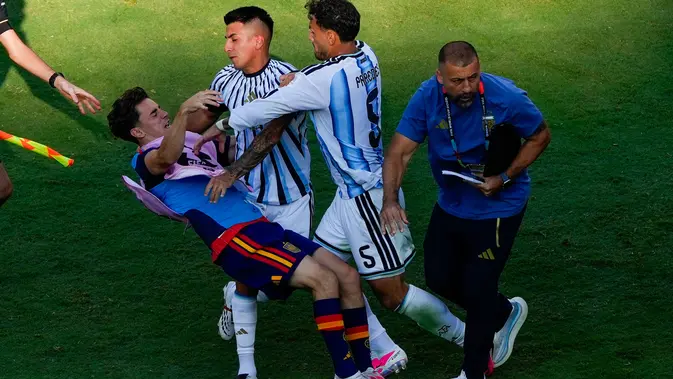 Argentina Juara Piala Dunia 2026, Keributan Gavi-Paredes Warnai Final Dramatis