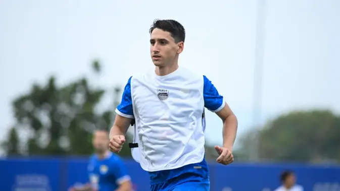 Luka Menalo: Winger Bosnia yang Getarkan Liga Indonesia