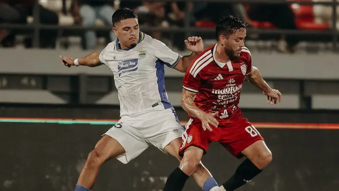 Duel Ragnar Oratmangoen dan Queven Warnai Persib vs Bali United