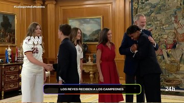 Satu-Satunya Dipeluk Raja: Momen Spesial Lamine Yamal di Zarzuela