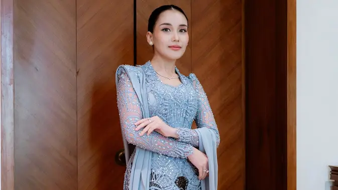 Ayu Ting Ting: Perjalanan Anak Penjual Sate yang Bangkit dari Keterpurukan
