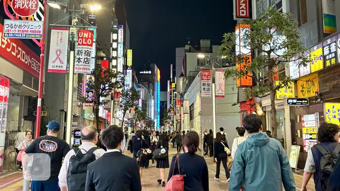 Shinjuku, Surga Belanja Tokyo yang Menyimpan Jutaan Kisah
