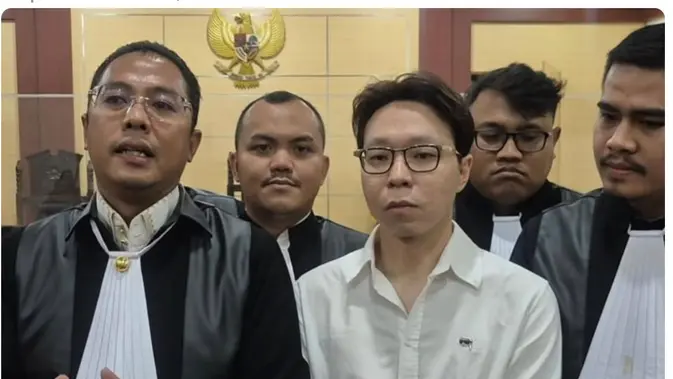 Di Balik Meja Hijau: Perjalanan Panjang Dokter Richard Lee