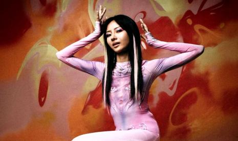 Suboi Rapper Vietnam Bawakan Best Friend di Panggung COLORS