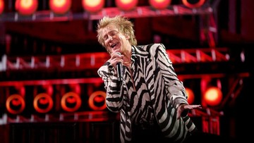 Rod Stewart Berhenti Sejenak: Ketika Jantung Lebih Penting dari Panggung