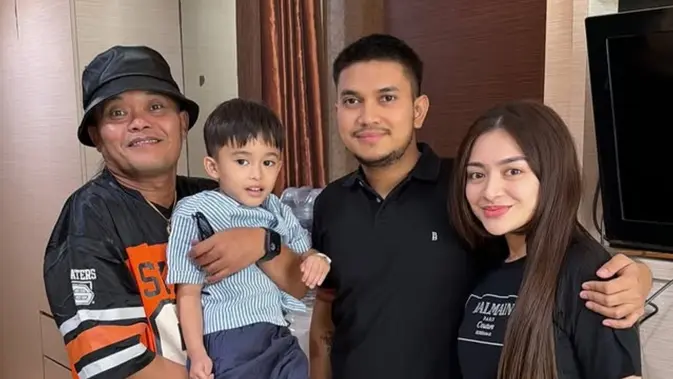 Ketika Sule, Nathalie, dan Adzam Berbagi Tawa di Meja Makan