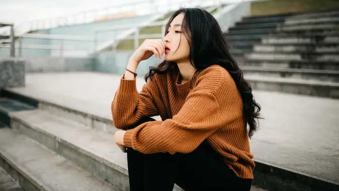 Overthinking Punya Dua Wajah: Ruminating dan Worrying, Apa Bedanya?