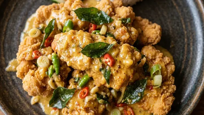 Ketika AI Mengabadikan Ayam Salted Egg dan Mimpi Seorang Ibu
